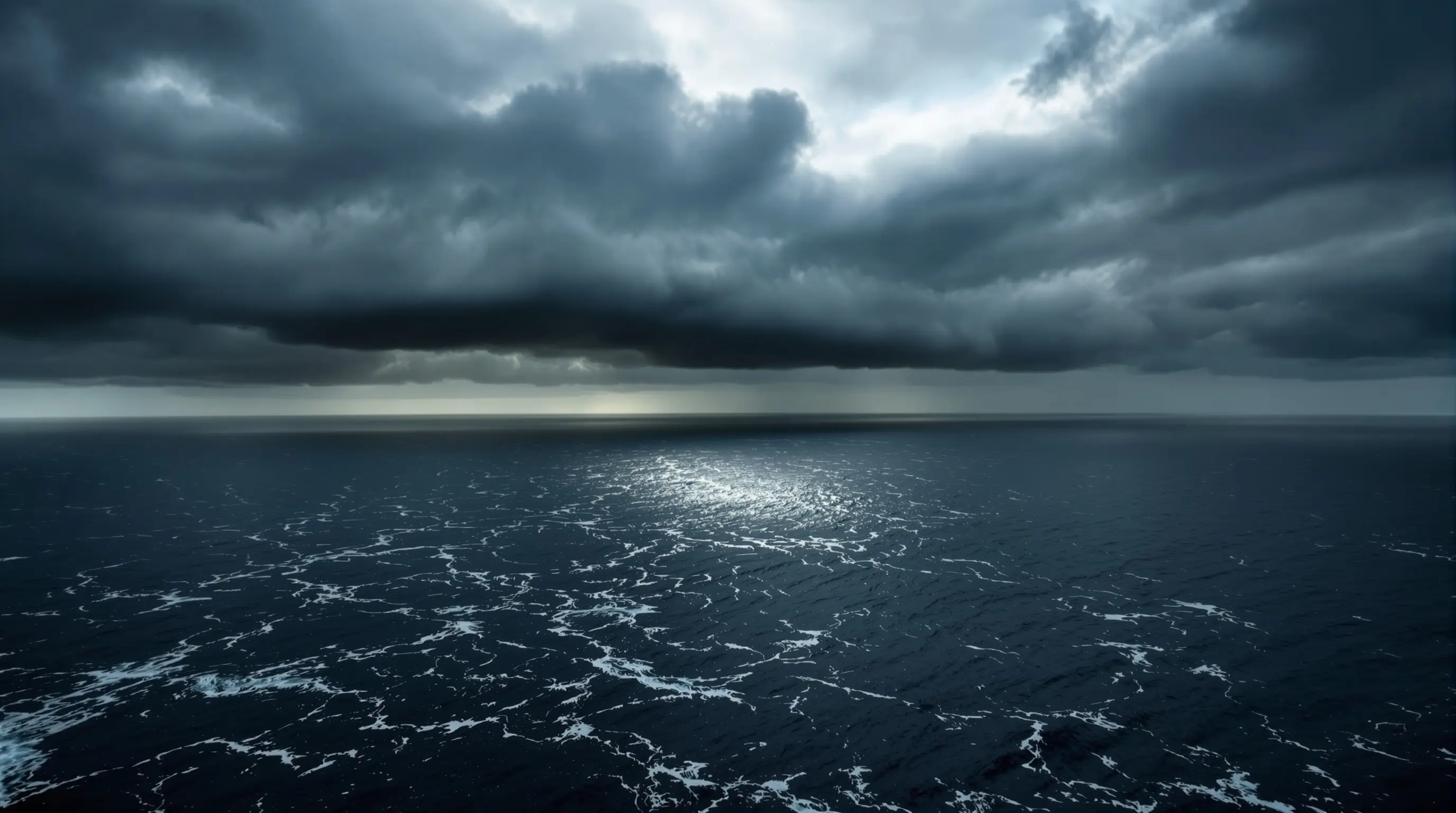 Hurricane approaching Florida coastline - why storm-resistant concrete homes matter